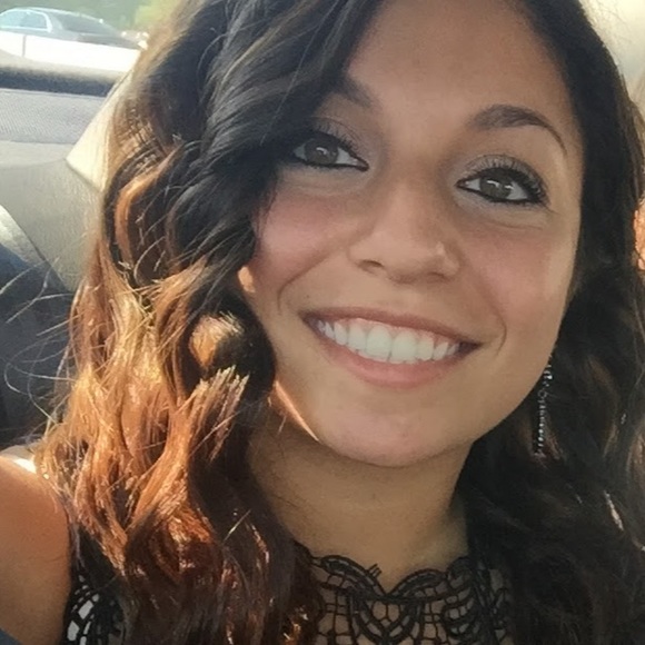 Meet your Posher, Corinne - Picture 1 of 1